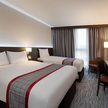 Ramada By Wyndham Leeds East Hotel Ngoại thất bức ảnh